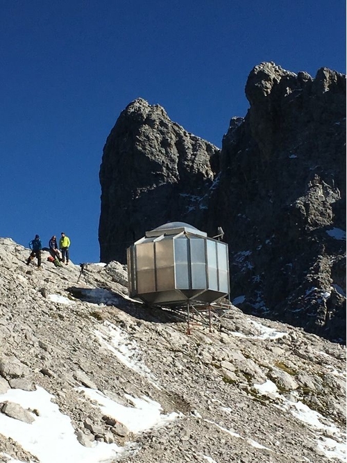 Ultime notizie aziendali su Telefono di emergenza J&R installato nelle Alpi
